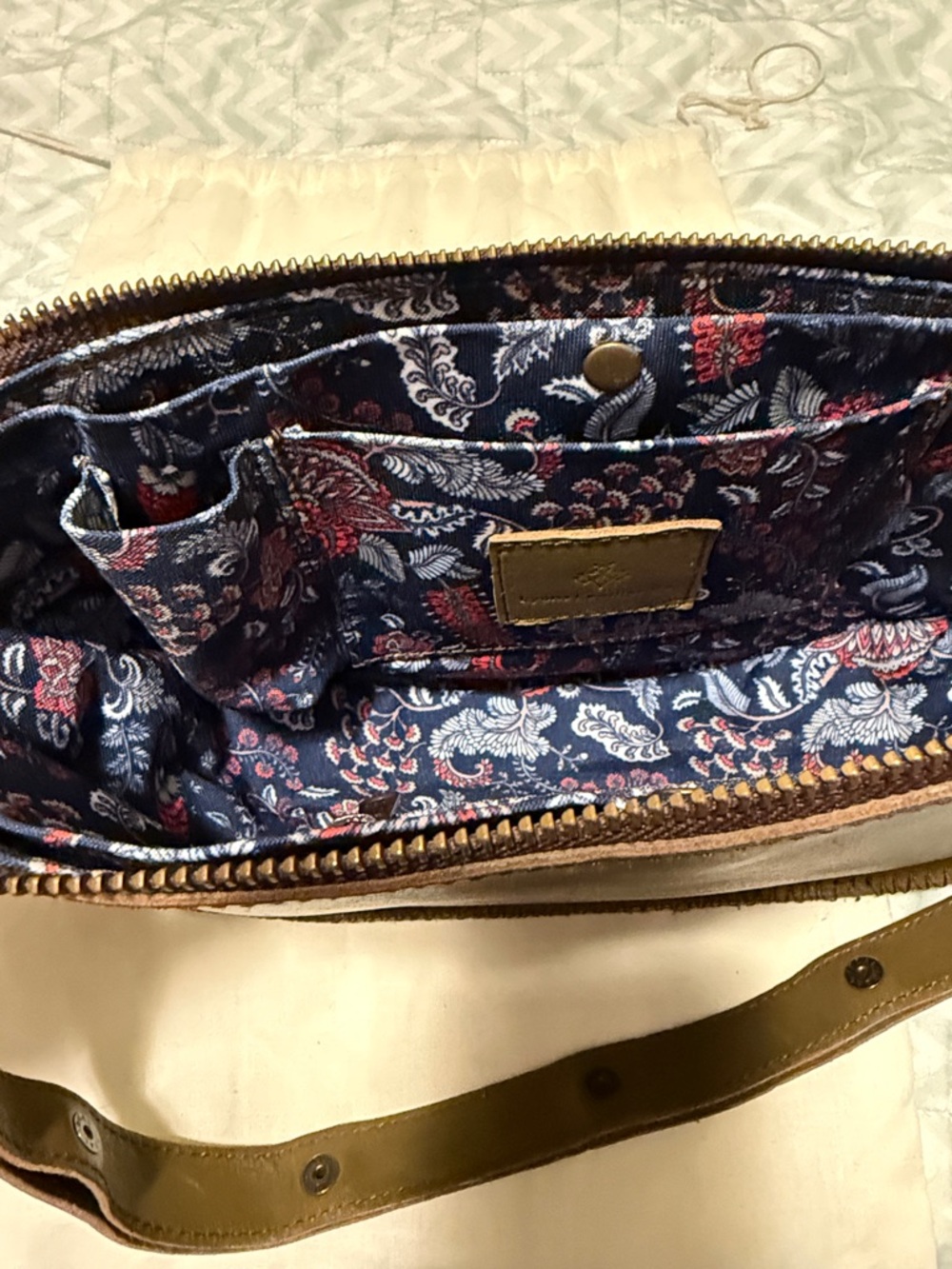 Lyon’s Leather Sage Biggie Bee Convertible Pouch-please read - Picture 12 of 13